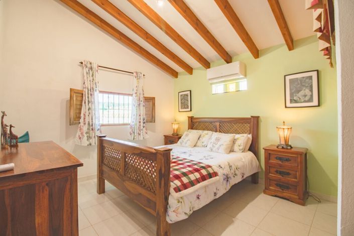 Image No.18-3 Bed Property for sale