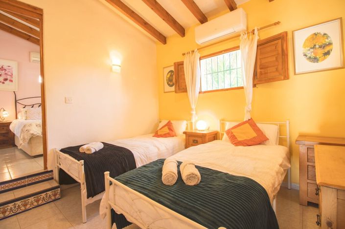 Image No.20-3 Bed Property for sale