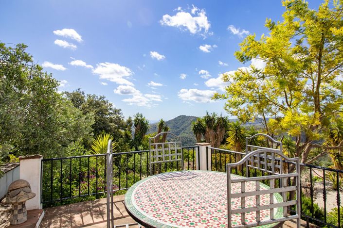 Image No.3-3 Bed Property for sale
