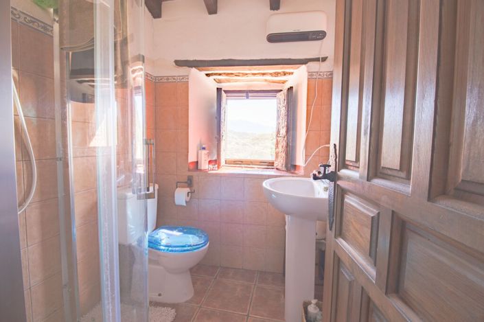Image No.14-3 Bed Townhouse for sale