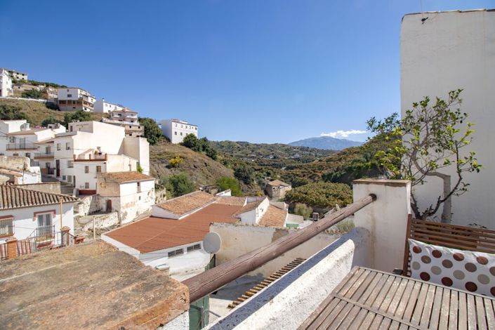 Image No.19-3 Bed Townhouse for sale