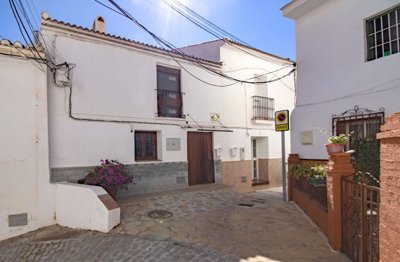 Almachar-Townhouse-View-Holidayhome-Patio1