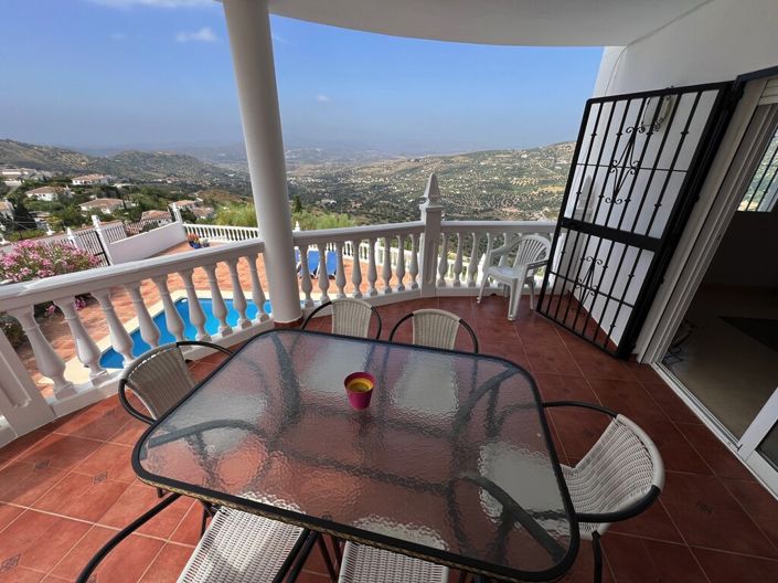 Image No.11-4 Bed Property for sale