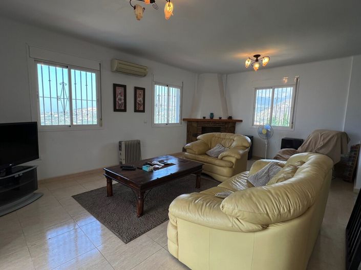 Image No.5-4 Bed Property for sale