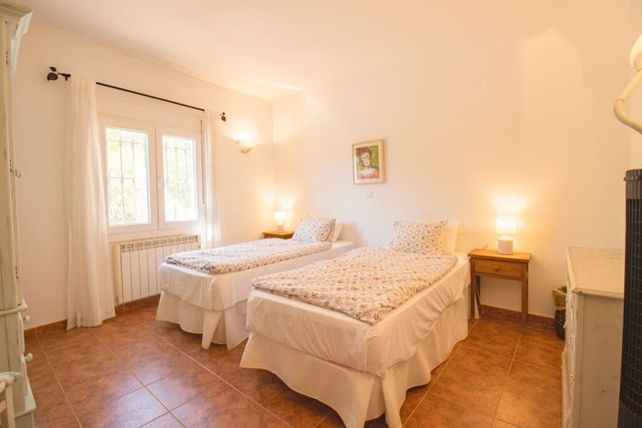 Image No.16-2 Bed Property for sale
