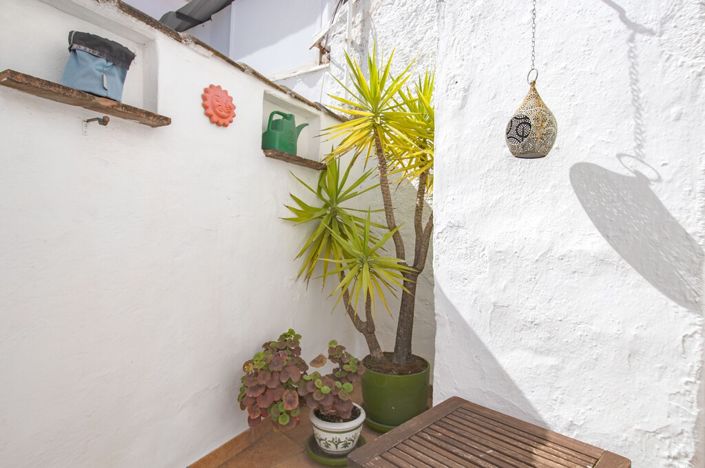 Image No.13-2 Bed Townhouse for sale