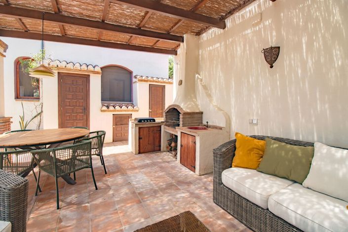 Image No.14-3 Bed Property for sale