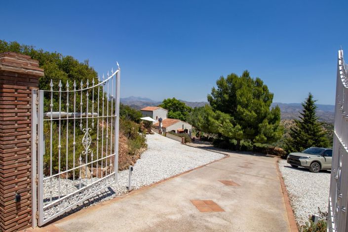 Image No.5-3 Bed Property for sale