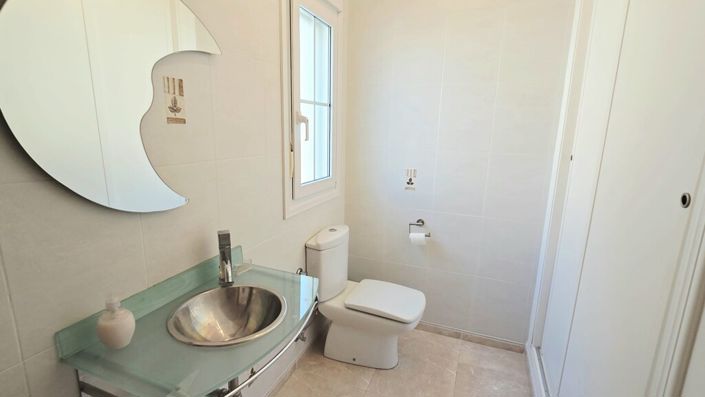 Image No.17-5 Bed Property for sale