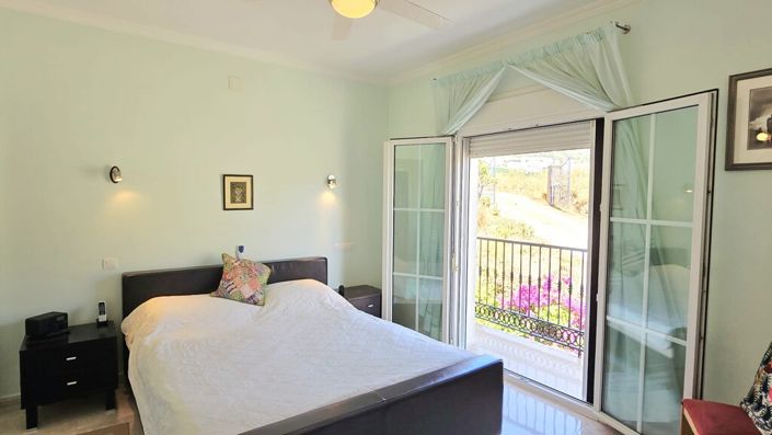 Image No.19-5 Bed Property for sale