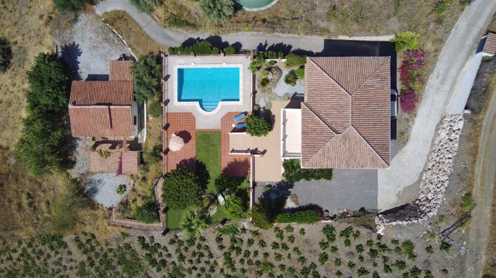 Image No.2-5 Bed Property for sale
