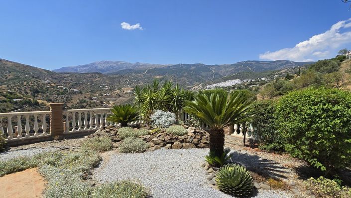 Image No.3-5 Bed Property for sale
