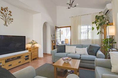 villa-for-sale-mondron-periana-3-bed-large-pool-4