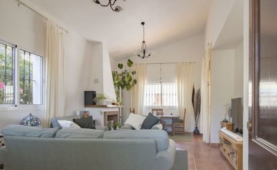 villa-for-sale-mondron-periana-3-bed-large-pool-1