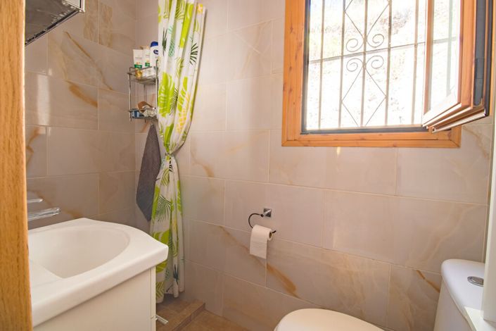 Image No.16-3 Bed Property for sale