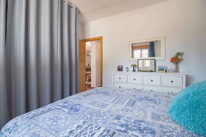 Image No.18-3 Bed Property for sale