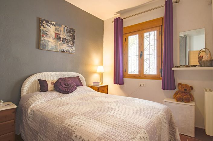 Image No.20-3 Bed Property for sale