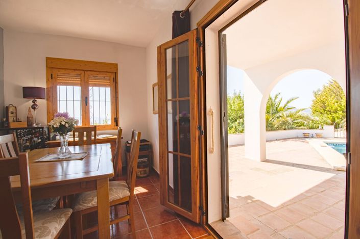 Image No.3-3 Bed Property for sale