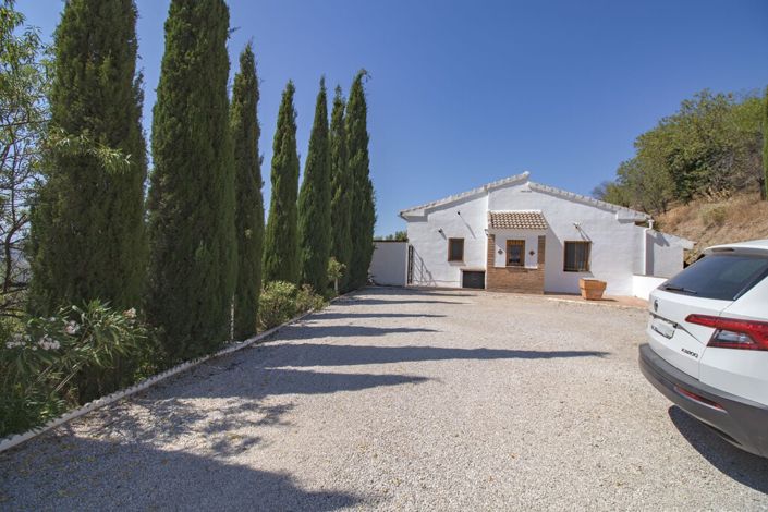 Image No.6-3 Bed Property for sale