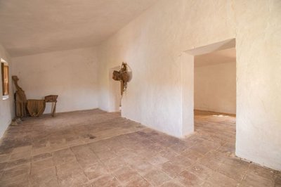 renovation-project-cortijo-riogordo-courtyard-semi-detached-facade-Malaga-12
