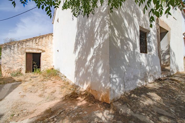 Image No.16-4 Bed Property for sale