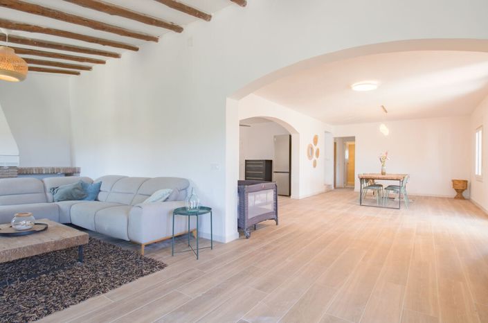 Image No.17-5 Bed Property for sale