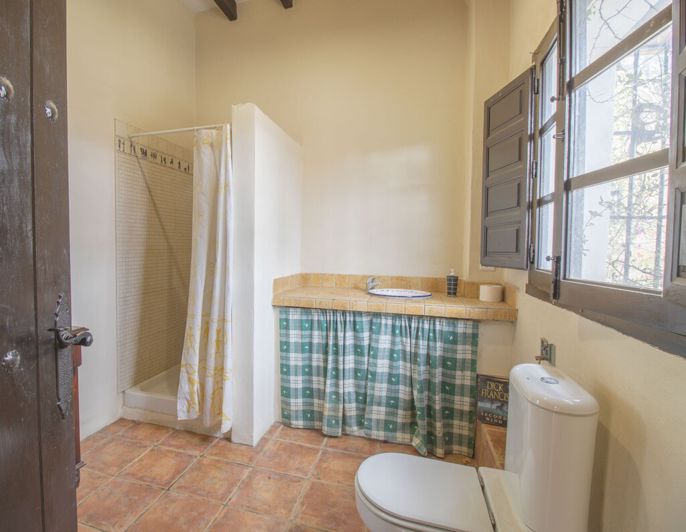 Image No.15-3 Bed Property for sale