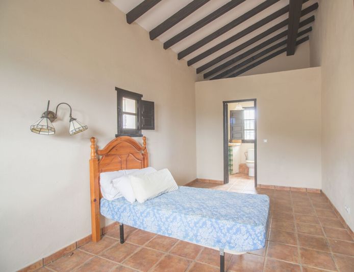 Image No.17-3 Bed Property for sale