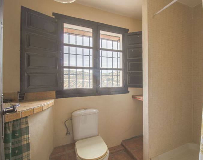 Image No.19-3 Bed Property for sale
