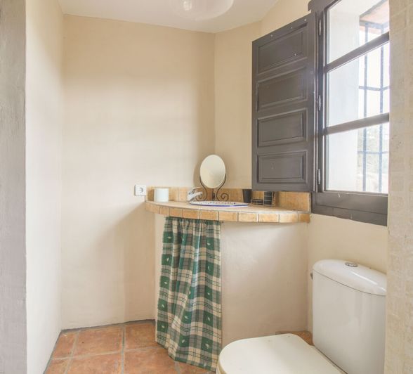 Image No.20-3 Bed Property for sale
