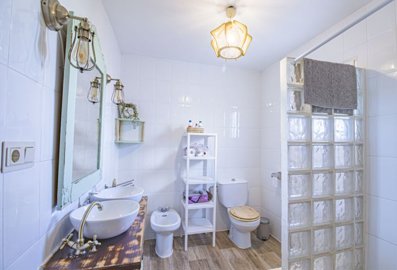 CAS2512CH---bathroom-1.1