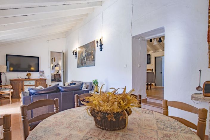 Image No.12-5 Bed Property for sale