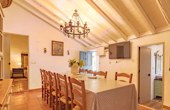 Image No.6-5 Bed Property for sale