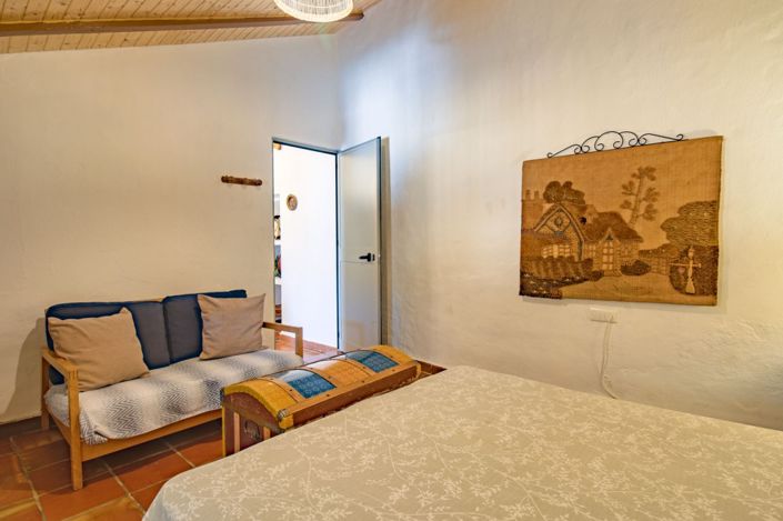 Image No.9-5 Bed Property for sale