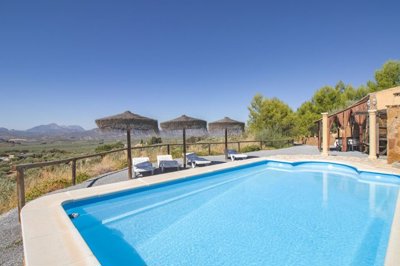 Jaen-Holidaycomplex-Pool-View-Olive-Andalucia-5.jpg
