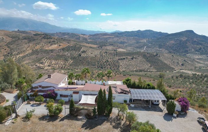Image No.16-7 Bed Property for sale