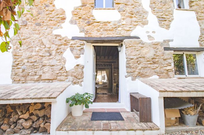 Image No.3-7 Bed Property for sale