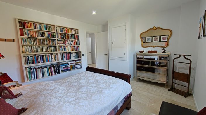 Image No.14-4 Bed Property for sale