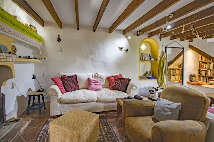 Image No.12-2 Bed Property for sale
