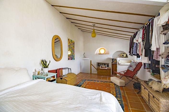 Image No.16-2 Bed Property for sale
