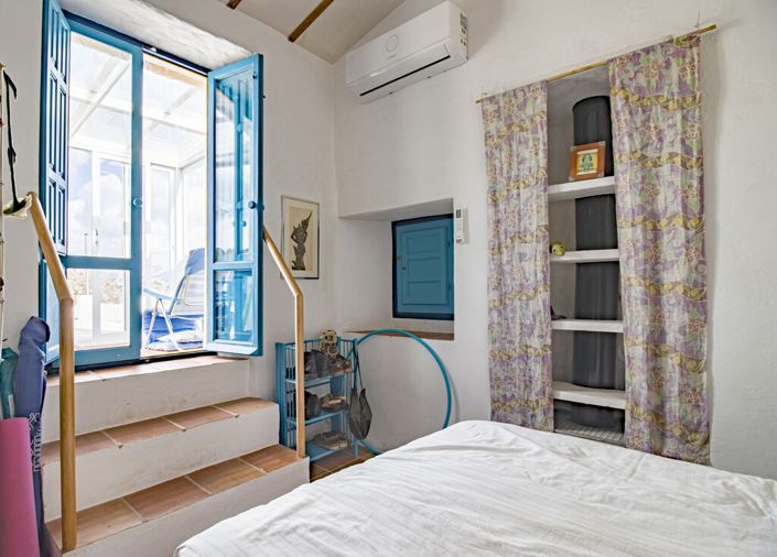 Image No.17-2 Bed Property for sale