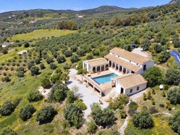 exclusive-country-estate-alcaucin-axarquia-02.jpg
