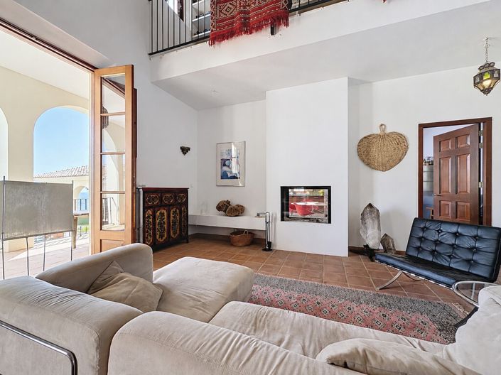 Image No.6-8 Bed Property for sale