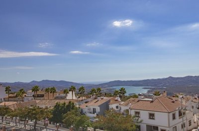 Periana-Malaga-Townhouse-View-Patio-Rooftop-35.jpg