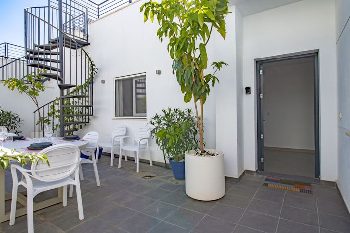 Image No.8-3 Bed Townhouse for sale