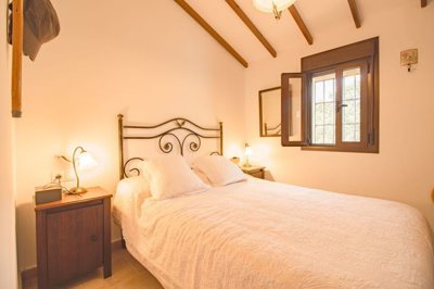 Riogordo-Malaga-Countryhome-Villa-9.jpg