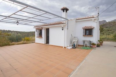 Riogordo-Malaga-Countryhome-Villa-1.jpg