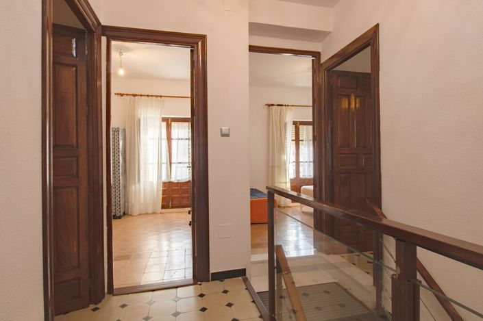 Image No.14-4 Bed Townhouse for sale