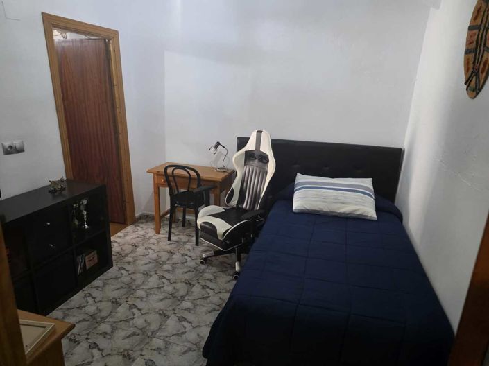 Image No.14-3 Bed Townhouse for sale