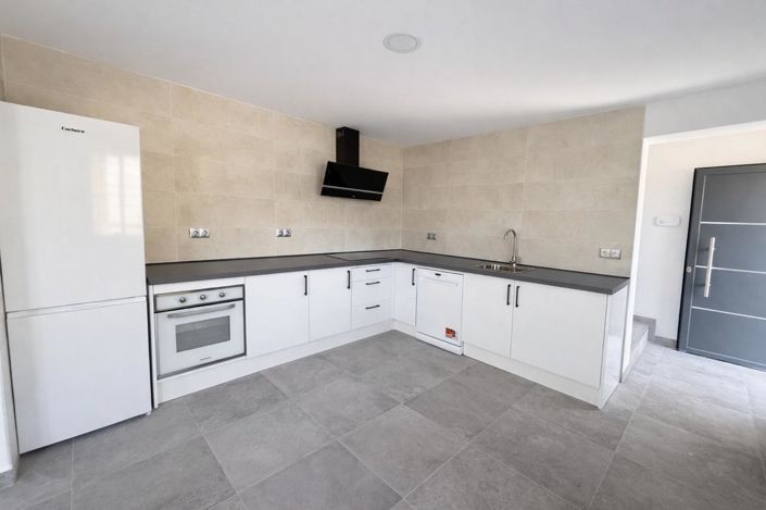 Image No.3-3 Bed Country House for sale